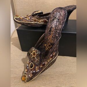 NEW Vintage John Fashion Chic Black and Gold Jewel Embellished Mules - Size 7